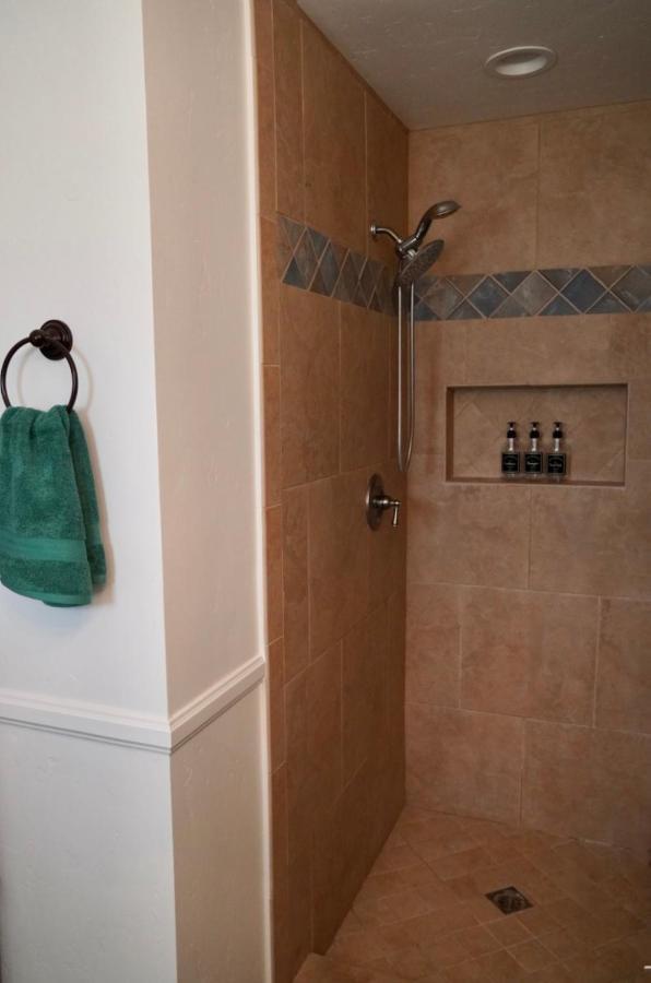 Villa Cozy Family Hideaway, Sleeps 8, 4 Tv'S Yard, Shops à Simi Valley Extérieur photo