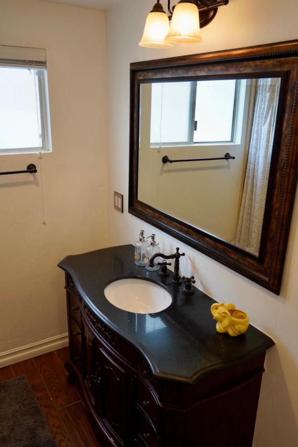 Villa Cozy Family Hideaway, Sleeps 8, 4 Tv'S Yard, Shops à Simi Valley Extérieur photo