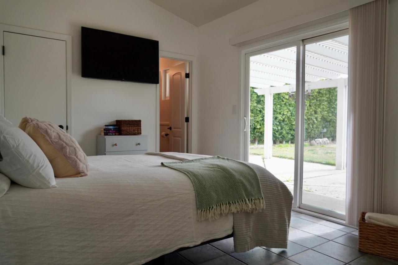 Villa Cozy Family Hideaway, Sleeps 8, 4 Tv'S Yard, Shops à Simi Valley Extérieur photo
